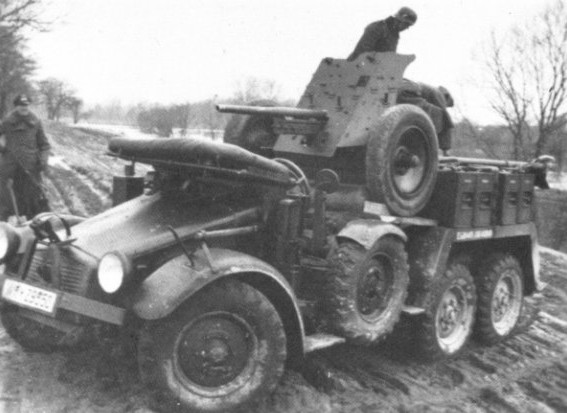SdKfz69-3.jpg (53127 Byte)