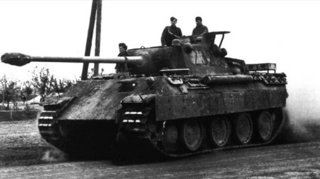 PantherD-3 10PzBrig1943 Bielgorod.jpg (27354 Byte)