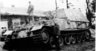 Ferdinand-10 sPzJAbt 653.jpg (15295 Byte)