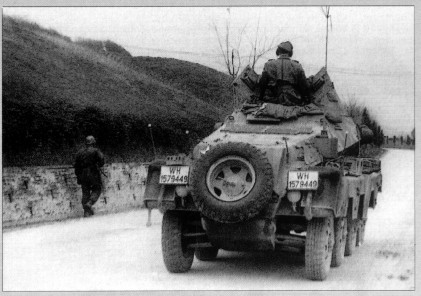 SdKfz232-15 PzAufklAbt115.jpg (39647 Byte)