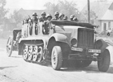 SdKfz6I1-2 leFH18.jpg (24647 Byte)