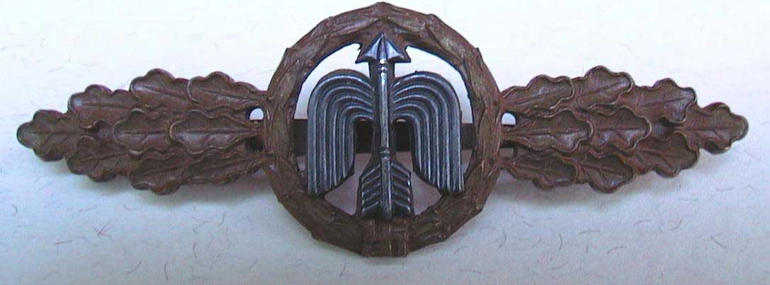 FrontflugspangeJager-1.jpg (48699 Byte)