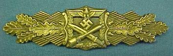 Nahkampfspangegold.jpg (13835 Byte)